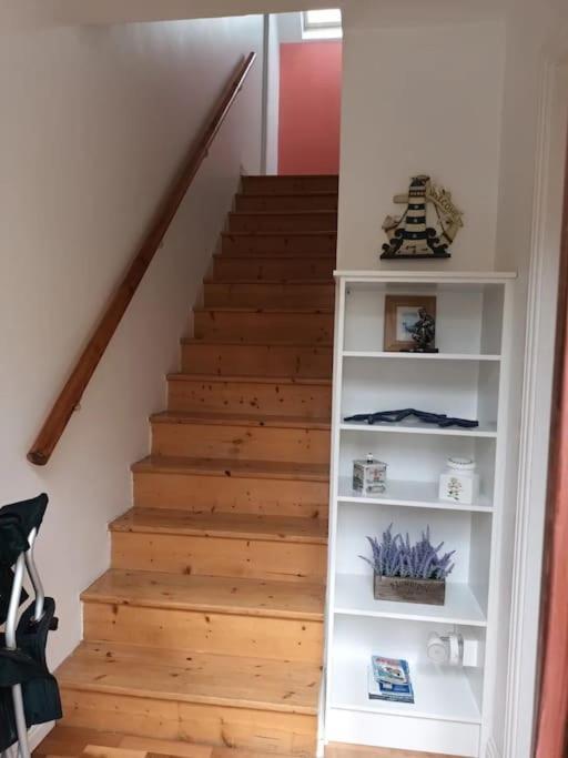 Village Centre Apartment Lahinch Bagian luar foto