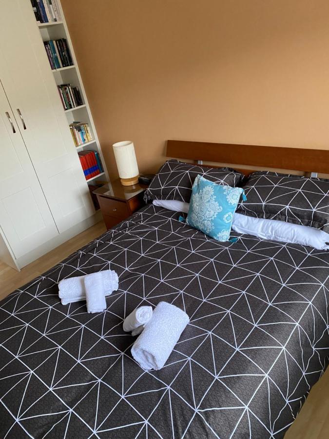 Village Centre Apartment Lahinch Bagian luar foto