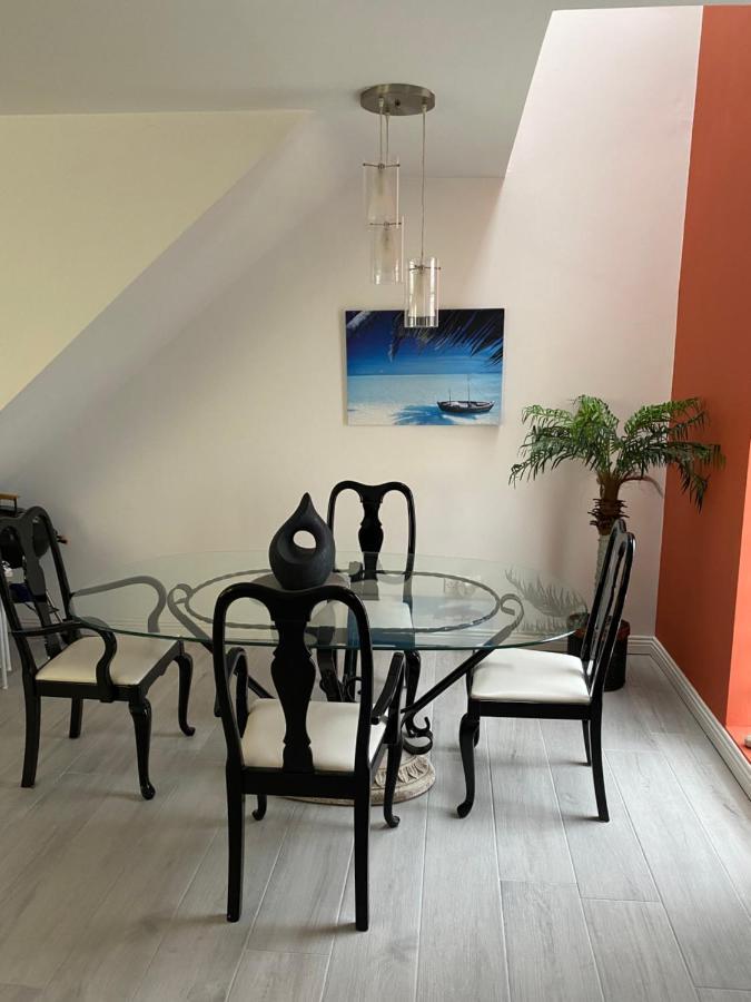 Village Centre Apartment Lahinch Bagian luar foto
