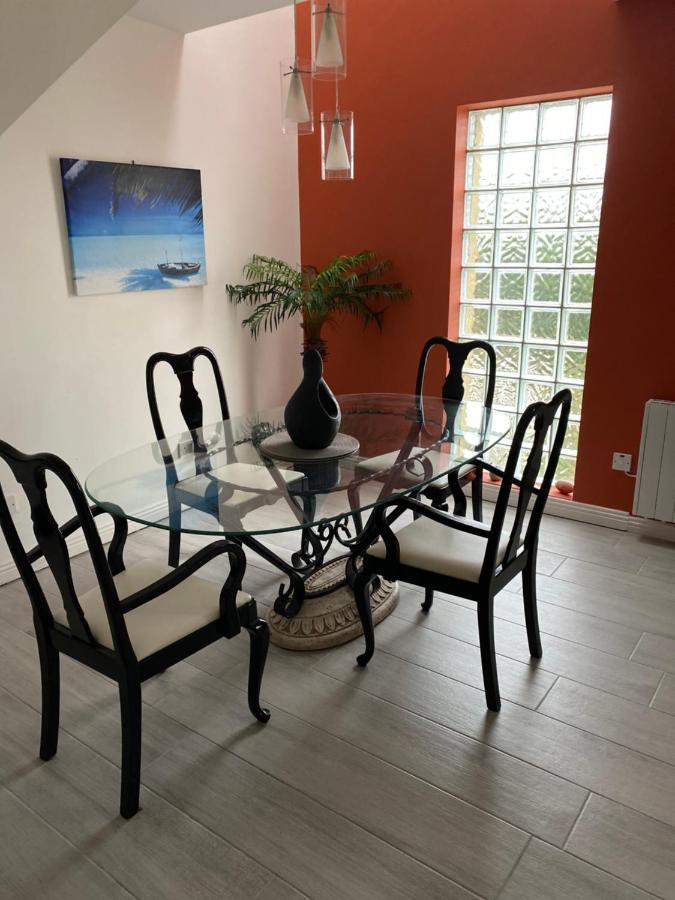 Village Centre Apartment Lahinch Bagian luar foto